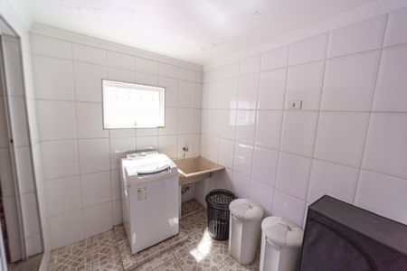 Casa à venda com 170m², 3 quartos e 2 vagasÁrea de Serviço