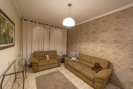 Casa à venda com 170m², 3 quartos e 2 vagasSala