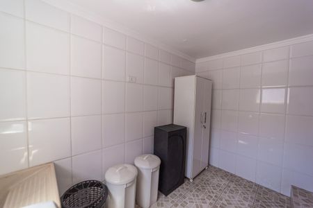 Casa à venda com 170m², 3 quartos e 2 vagasÁrea de Serviço