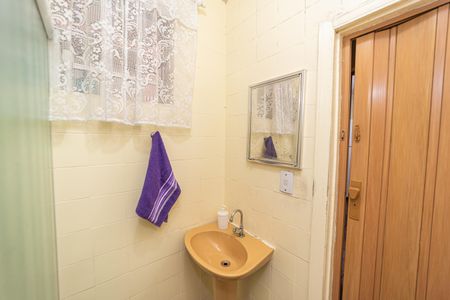 Casa à venda com 170m², 3 quartos e 2 vagasBanheiro