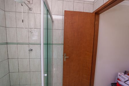 Casa à venda com 170m², 3 quartos e 2 vagasBanheiro 2