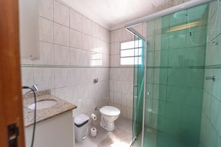 Casa à venda com 170m², 3 quartos e 2 vagasBanheiro 2