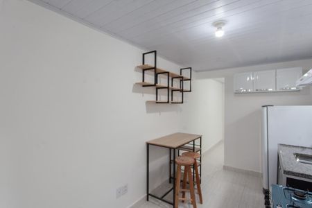 Cozinha de kitnet/studio para alugar com 1 quarto, 27m² em São João Batista, Belo Horizonte