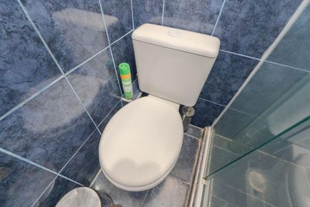 Banheiro de kitnet/studio para alugar com 1 quarto, 30m² em Bela Vista, São Paulo