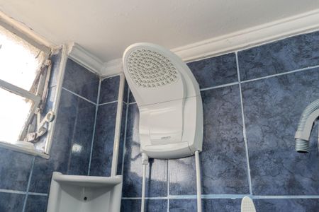 Banheiro de kitnet/studio para alugar com 1 quarto, 30m² em Bela Vista, São Paulo