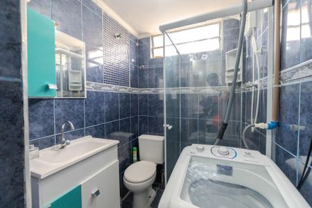 Banheiro de kitnet/studio para alugar com 1 quarto, 30m² em Bela Vista, São Paulo