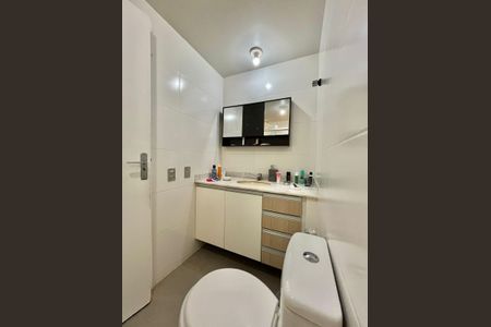 Studio à venda com 33m², 1 quarto e 1 vaga Studio à venda com 33m², 1 quarto e 1 vagaBanheiro