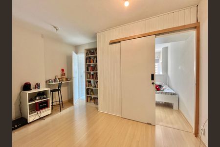 Sala de kitnet/studio à venda com 1 quarto, 33m² em Centro, Campinas