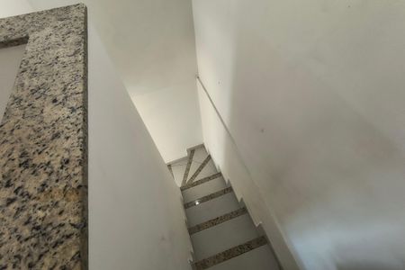 Casa de condomínio à venda com 100m², 1 quarto e 3 vagasEscada