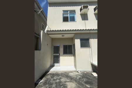 Casa de condomínio à venda com 100m², 1 quarto e 3 vagasFachada