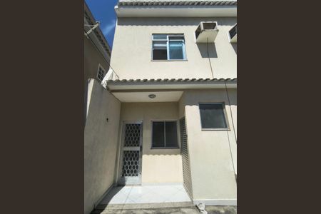 Casa de condomínio à venda com 100m², 1 quarto e 3 vagasFachada