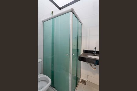 Casa à venda com 115m², 2 quartos e 2 vagasBanheiro social