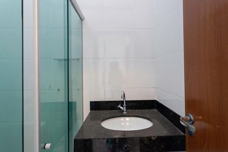 Casa à venda com 115m², 2 quartos e 2 vagasBanheiro social