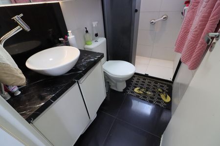 Apartamento à venda com 83m², 3 quartos e 2 vagasBanheiro da Suíte 1