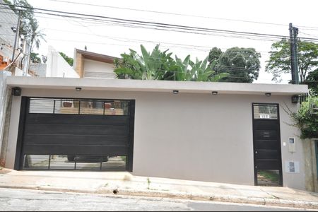 Casa à venda com 500m², 3 quartos e 4 vagasFachada