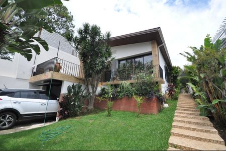 Casa à venda com 500m², 3 quartos e 4 vagasFachada