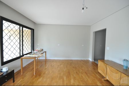 Casa à venda com 500m², 3 quartos e 4 vagasSala