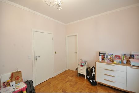 Casa à venda com 500m², 3 quartos e 4 vagasSuíte 2