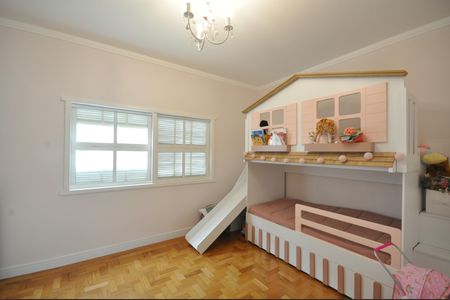 Casa à venda com 500m², 3 quartos e 4 vagasSuíte 2