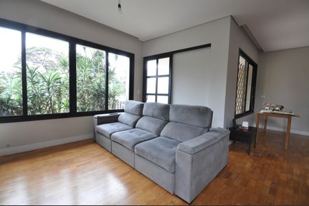 Sala de casa à venda com 3 quartos, 500m² em Tremembé, São Paulo