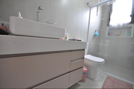 Casa à venda com 500m², 3 quartos e 4 vagasBanheiro da Suíte 2