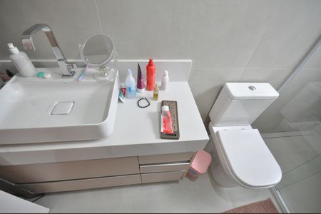 Casa à venda com 500m², 3 quartos e 4 vagasBanheiro da Suíte 2