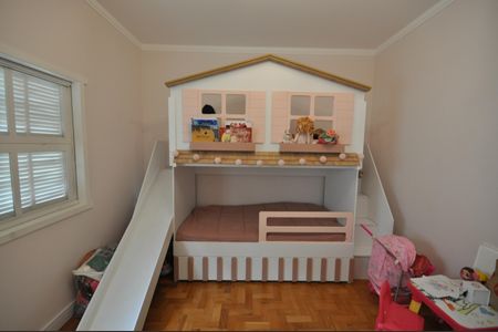 Casa à venda com 500m², 3 quartos e 4 vagasSuíte 2