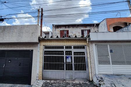 Casa à venda com 180m², 2 quartos e 2 vagasFachada - Plaquinha