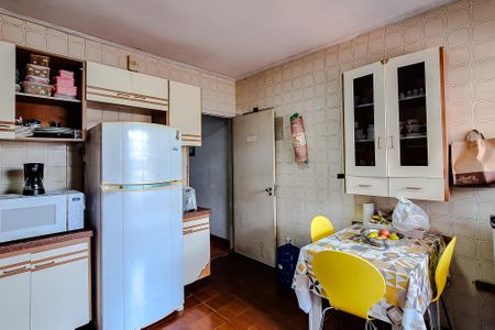 Casa à venda com 180m², 2 quartos e 2 vagasCozinha