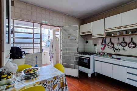 Casa à venda com 180m², 2 quartos e 2 vagasCozinha