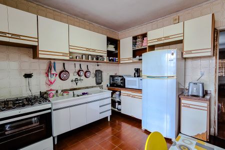 Casa à venda com 180m², 2 quartos e 2 vagasCozinha