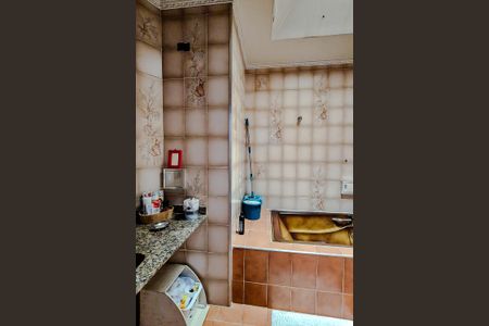 Casa à venda com 180m², 2 quartos e 2 vagasBanheiro