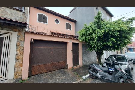 Casa à venda com 300m², 4 quartos e 3 vagasFachada
