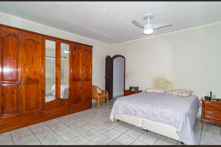 Casa à venda com 300m², 4 quartos e 3 vagasQuarto 3 - Suíte