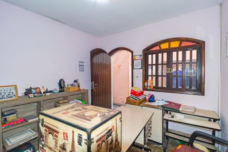 Casa à venda com 300m², 4 quartos e 3 vagasEscritório