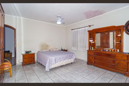 Casa à venda com 300m², 4 quartos e 3 vagasQuarto 3 - Suíte