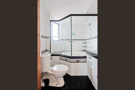 Apartamento à venda com 64m², 1 quarto e 2 vagas Apartamento à venda com 64m², 1 quarto e 2 vagasBanheiro da Suíte