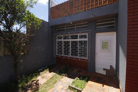 Casa à venda com 100m², 2 quartos e 2 vagasQuintal