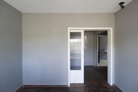 Casa à venda com 100m², 2 quartos e 2 vagasSala
