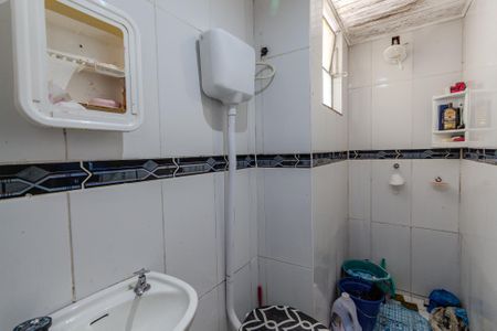 Banheiro de apartamento para alugar com 1 quarto, 48m² em Cristal, Porto Alegre