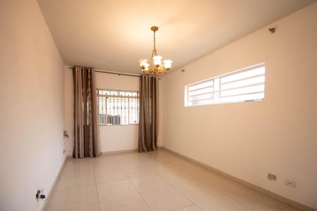 Casa à venda com 179m², 4 quartos e 2 vagasSala