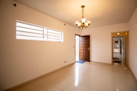 Casa à venda com 179m², 4 quartos e 2 vagasSala