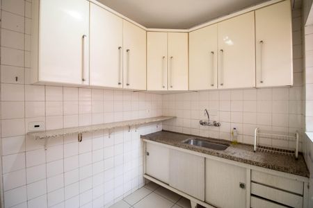 Casa à venda com 179m², 4 quartos e 2 vagasCozinha - Armários