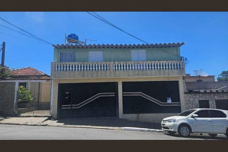 Casa para alugar com 140m², 4 quartos e 2 vagas Casa para alugar com 140m², 4 quartos e 2 vagasFachada