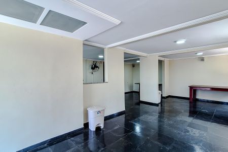 Apartamento à venda com 81m², 2 quartos e 1 vagaÁrea comum
