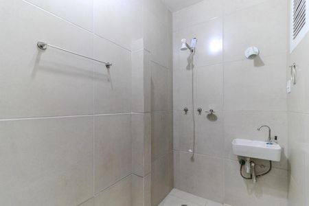 Banheiro de kitnet/studio à venda com 1 quarto, 30m² em Santa Ifigênia, São Paulo