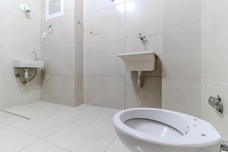 Banheiro de kitnet/studio à venda com 1 quarto, 30m² em Santa Ifigênia, São Paulo