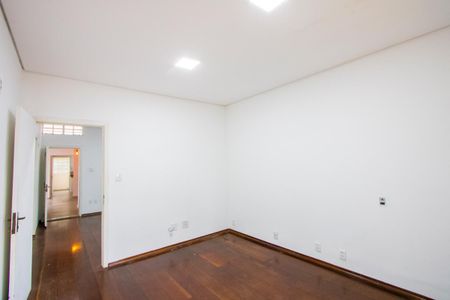 Casa para alugar com 180m², 3 quartos e 3 vagasQuarto 1 - Suíte