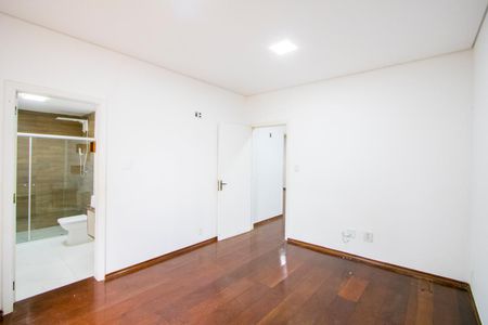 Casa para alugar com 180m², 3 quartos e 3 vagasQuarto 1 - Suíte