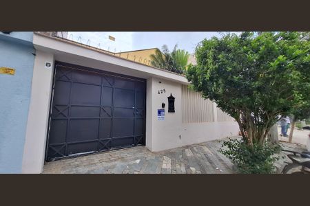 Casa para alugar com 180m², 3 quartos e 3 vagasFachada